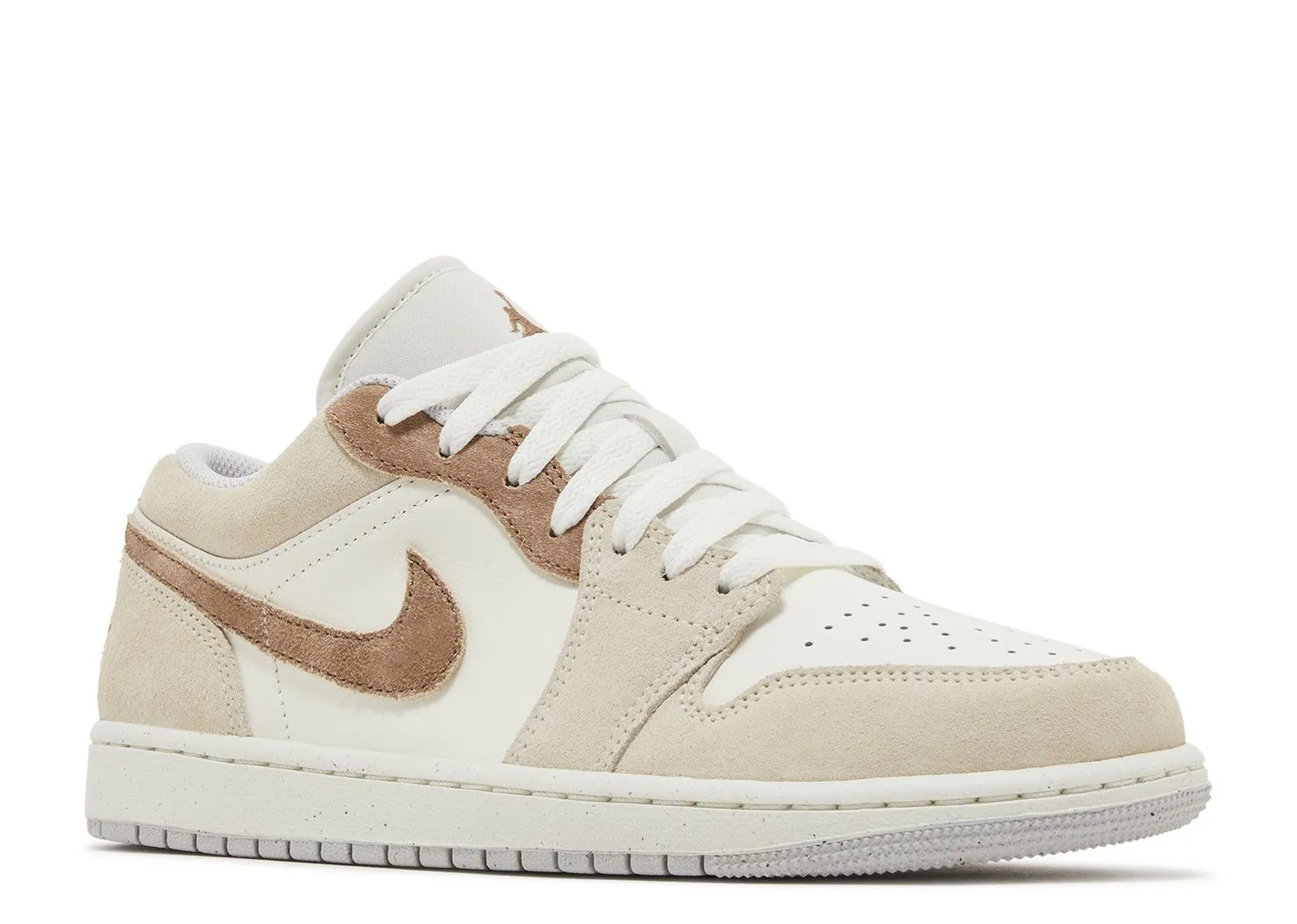 Air Jordan 1 Low SE Legend Light Brown Concert Style
