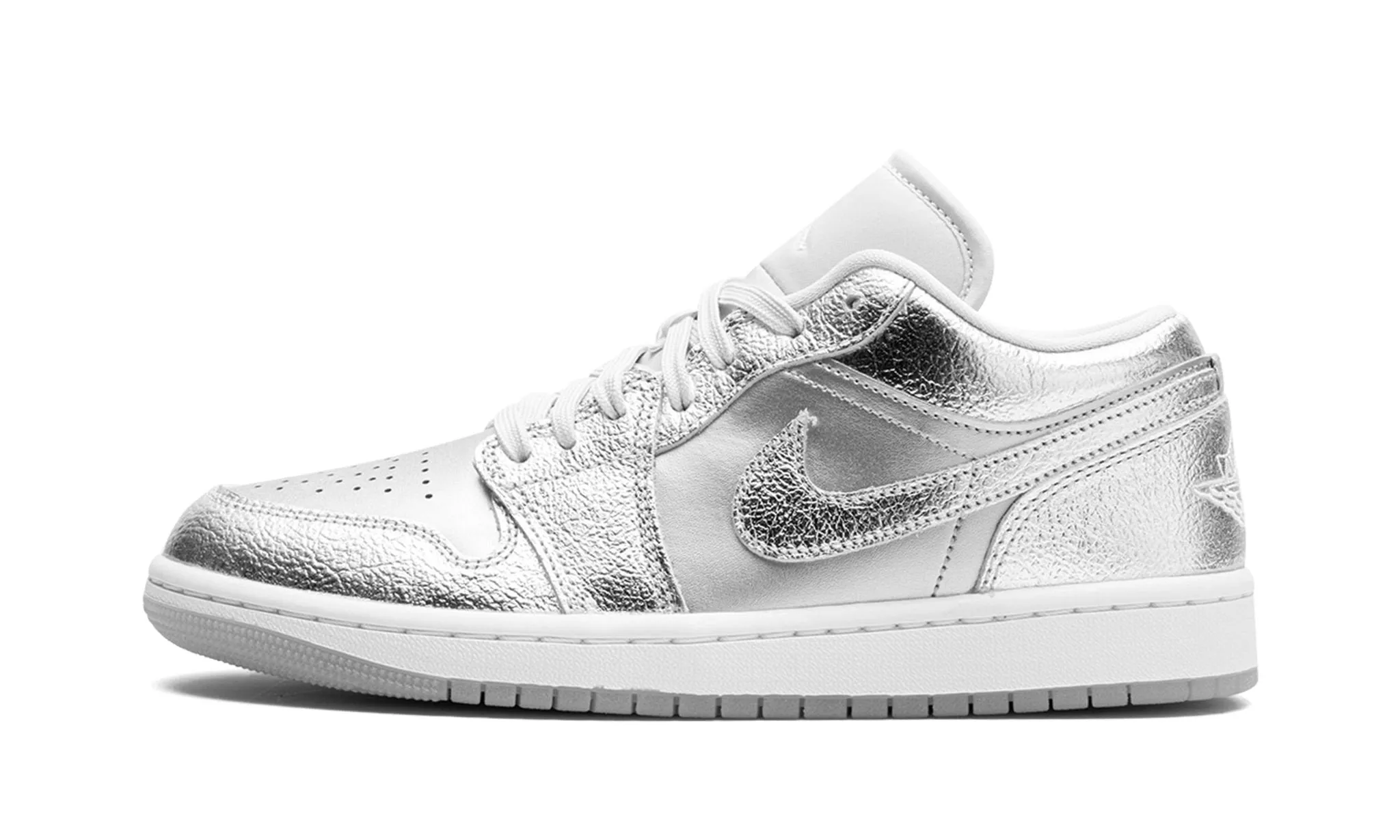 Hot Day Queen Fit Wmns Air Jordan 1 Low SE 'Metallic Silver'