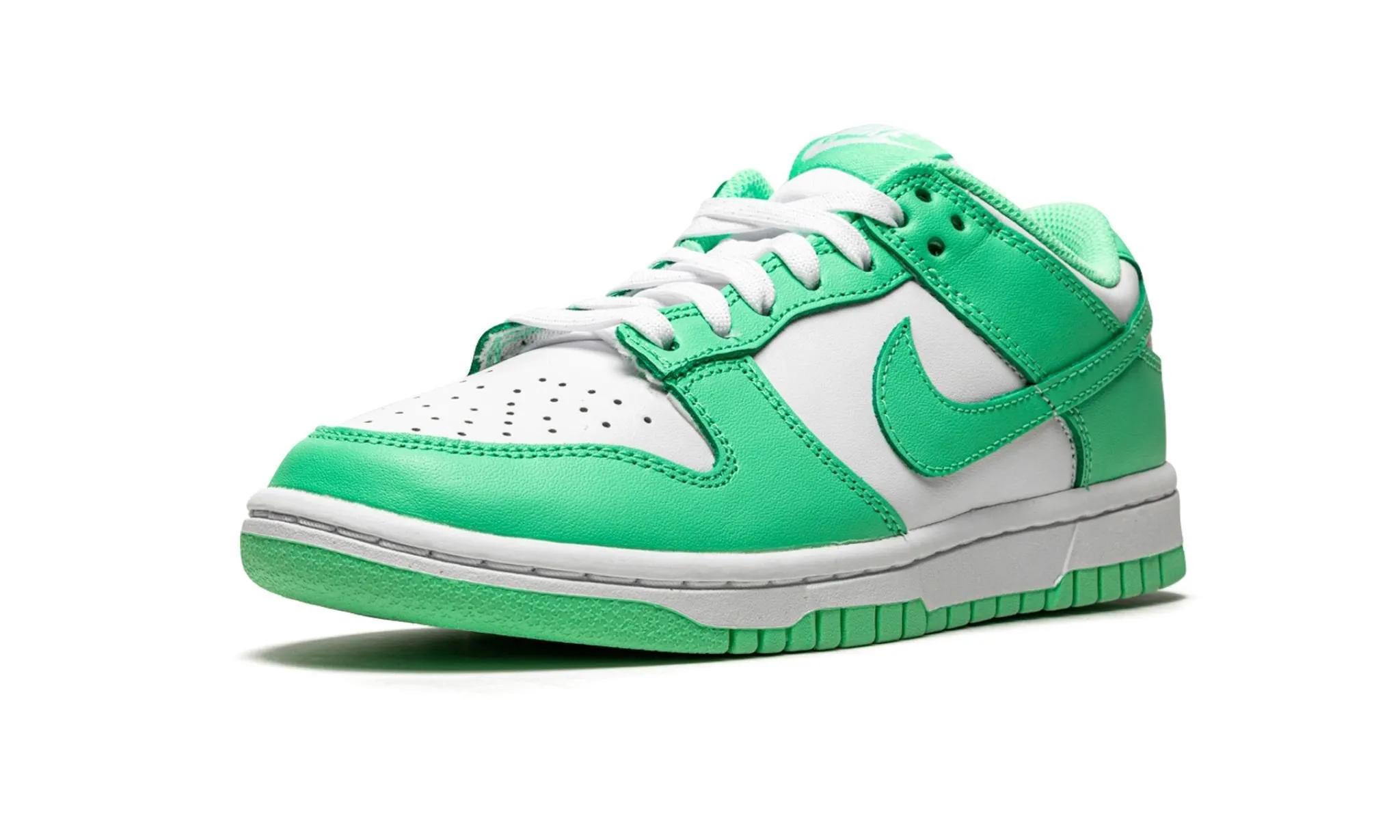 Nike Dunk Low "Green Glow" Women's Simple Walk Stable Move