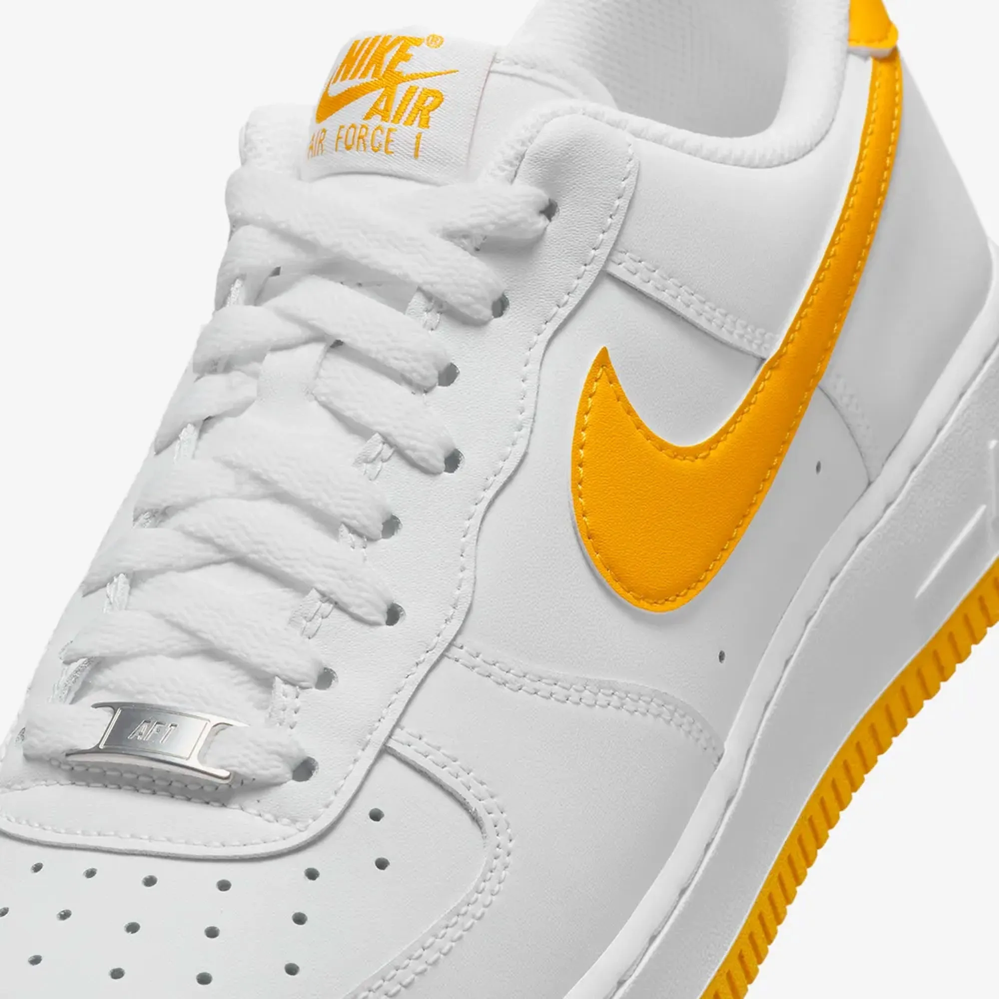 NIKE | AIR FORCE 1 '07 { WHITE/UNIVERSITY GOLD-WHITE Formal Mode Crystal Glow