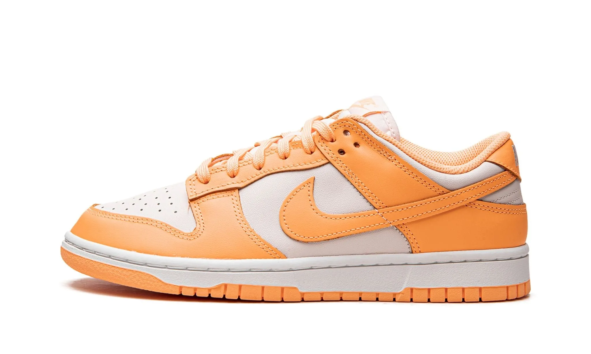 Park Stroll Nike Dunk Low "Peach Cream" Women's