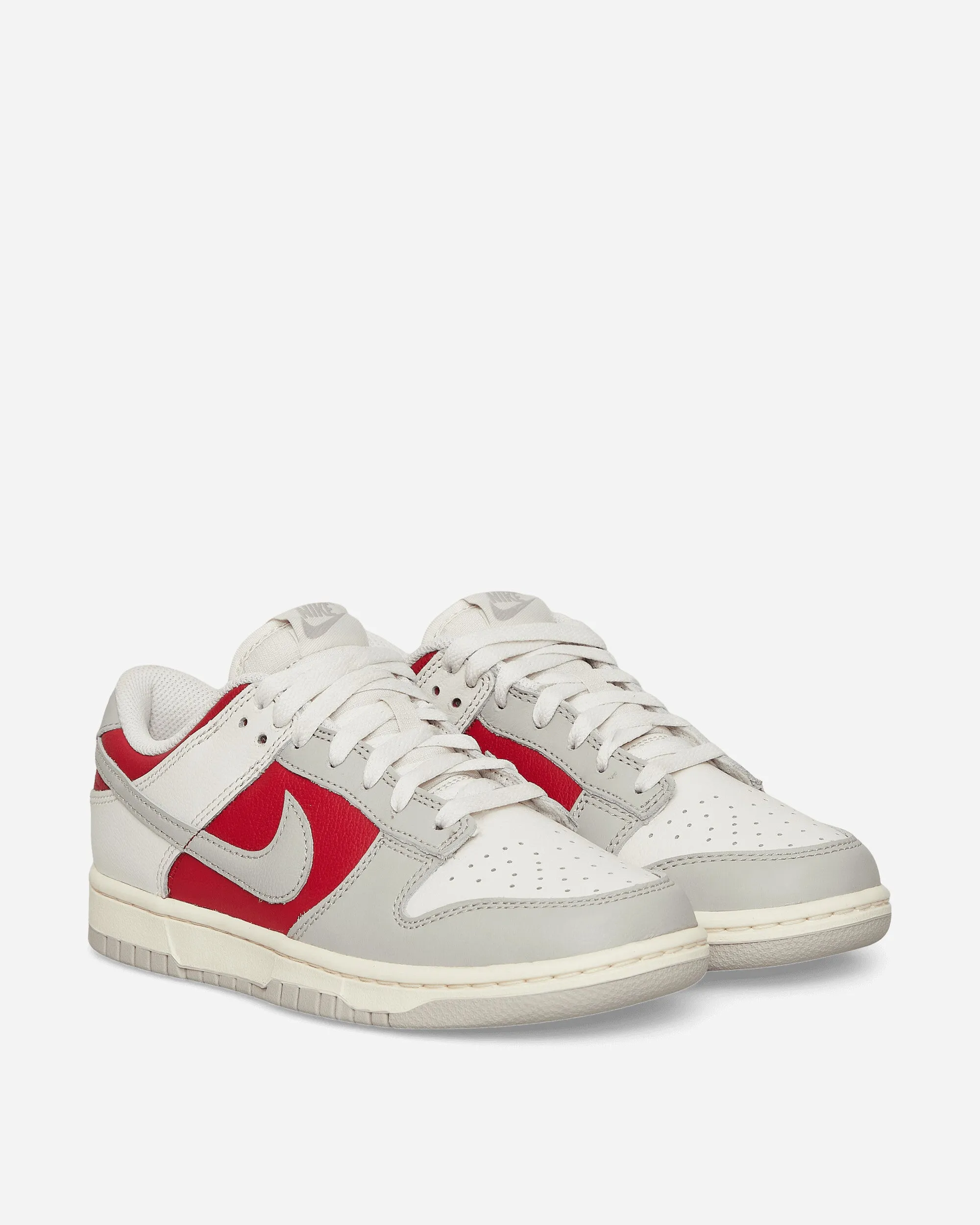 Matte Base Polish Look Dunk Low Retro Sneakers Phantom / Gym Red