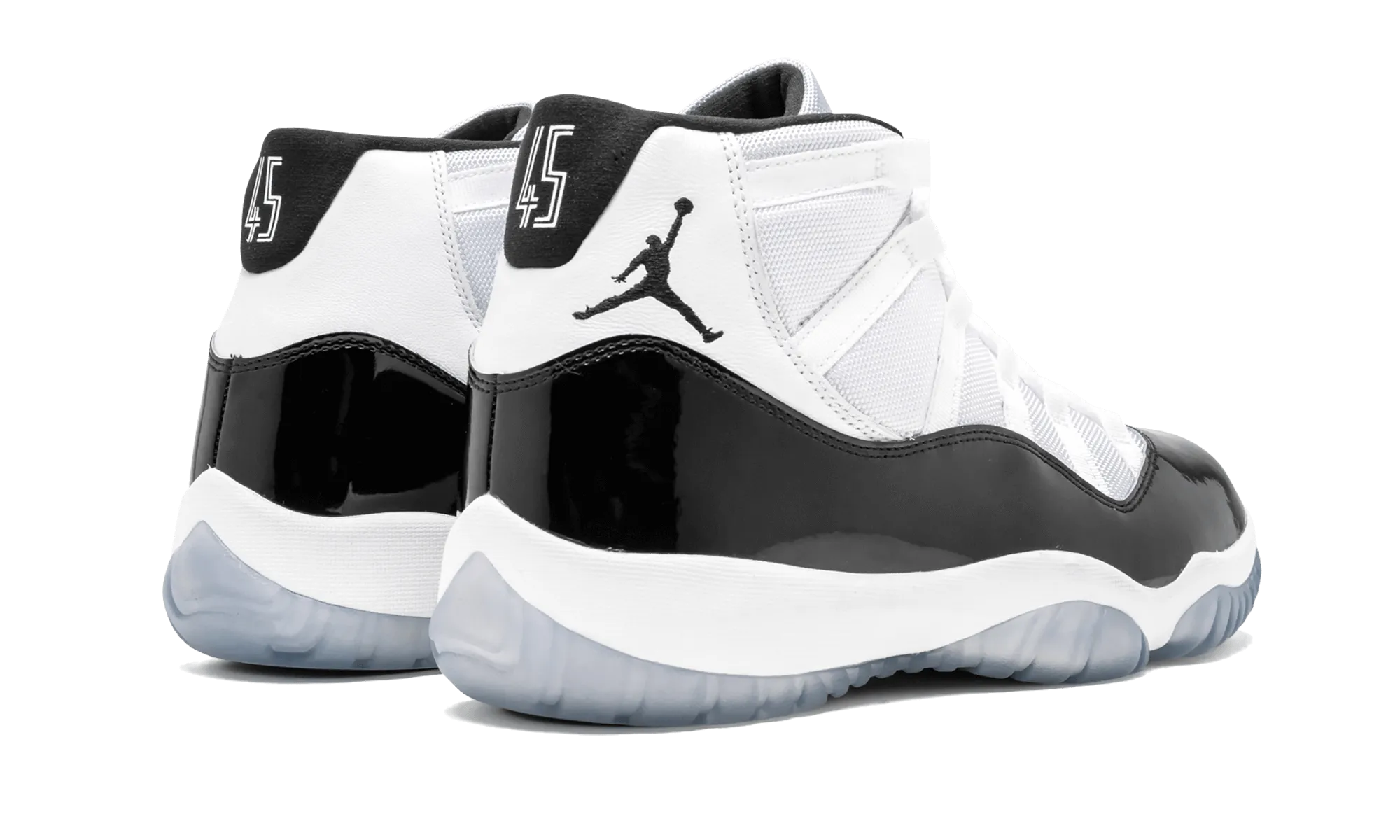 Cloudy Jog Jordan 11 Retro "Concord"
