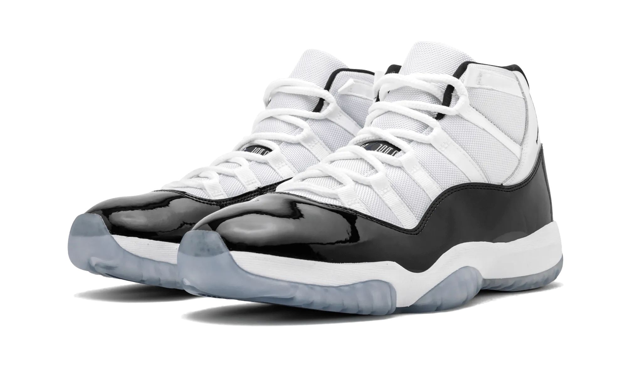 Cross Town All Day Use Jordan 11 Retro "Concord"