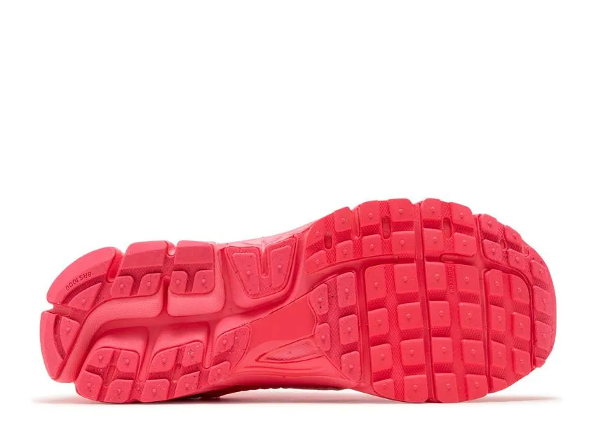 Elastic cuffs morning running Nike Zoom Vomero 5 Hot Punch