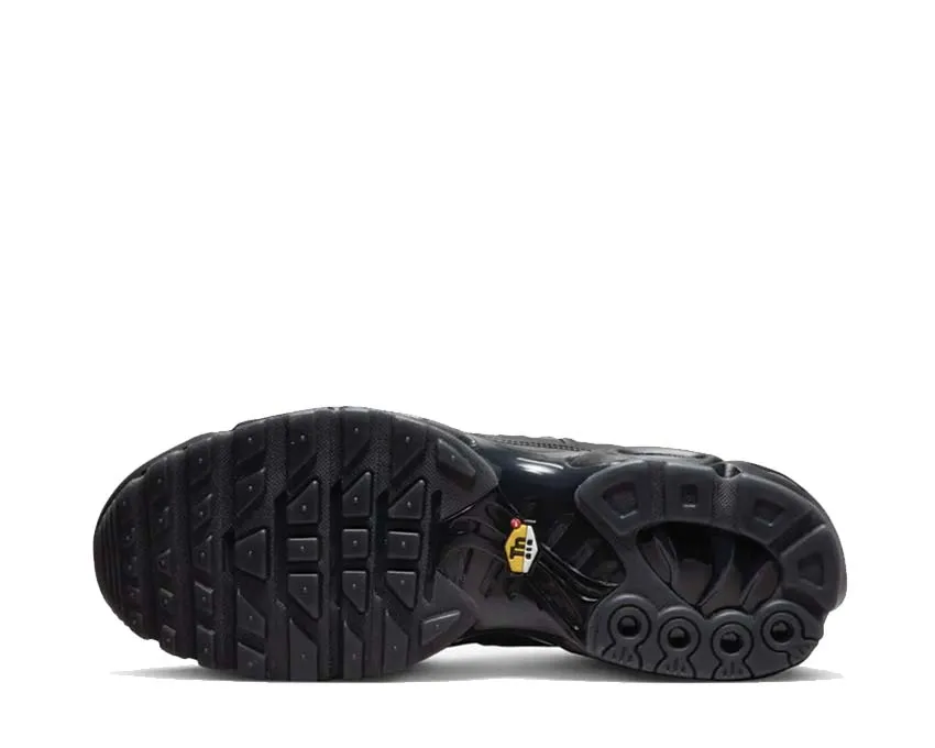 Nike Air Max Plus A Cold Wall party look