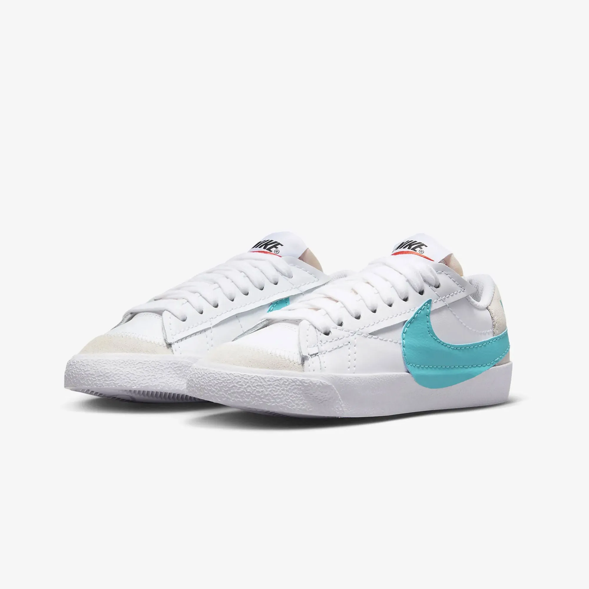 Nike | BLAZER LOW '77 JUMBO { WHITE/DUSTY CACTUS-SUMMIT WHITE design Hero Walk