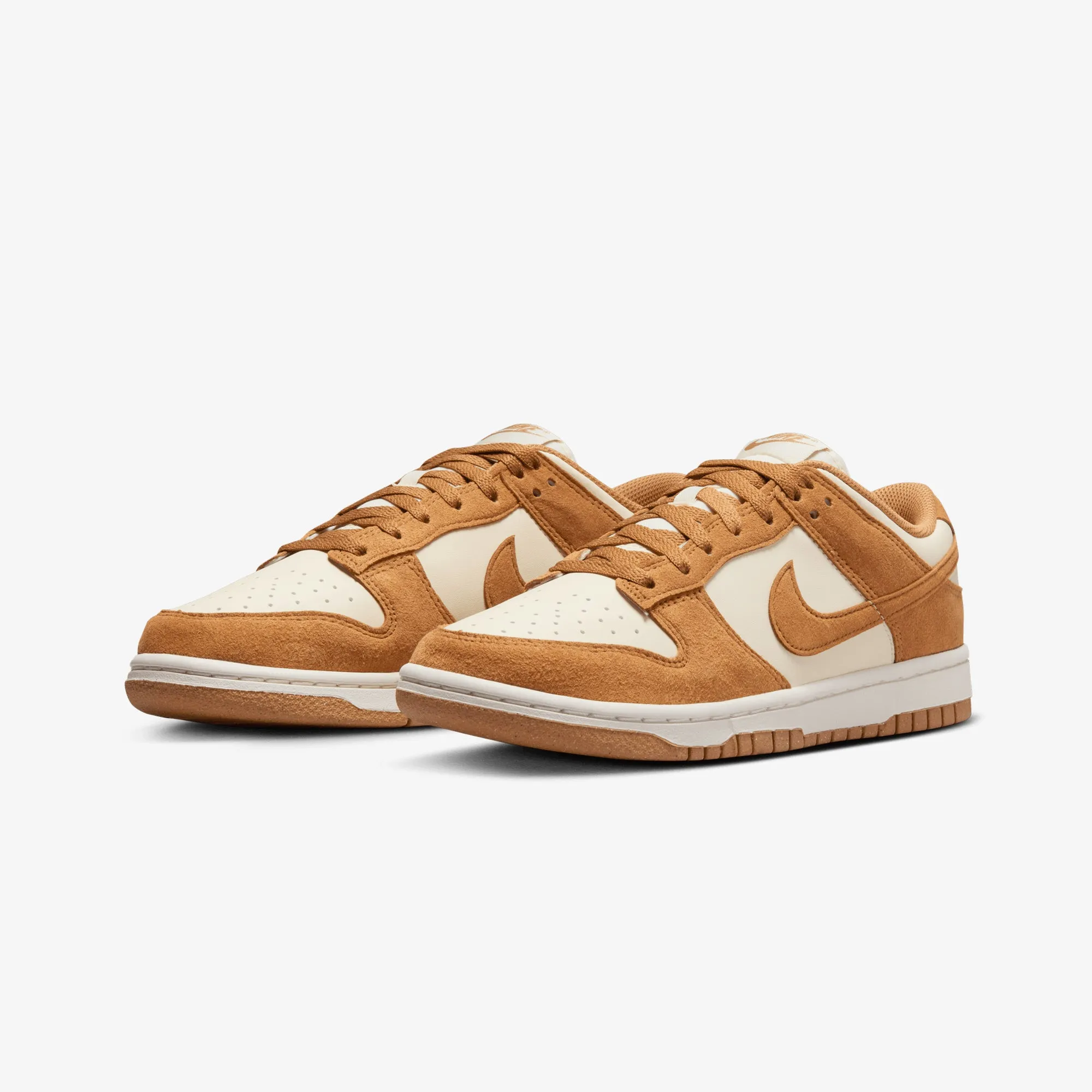 Pearl Shine NIKE | DUNK LOW { COCONUT MILK/FLAX-SAIL