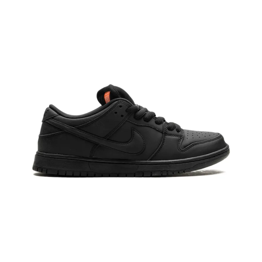 Cross Road Suede Soft Nike SB SB Dunk "Triple Black"
