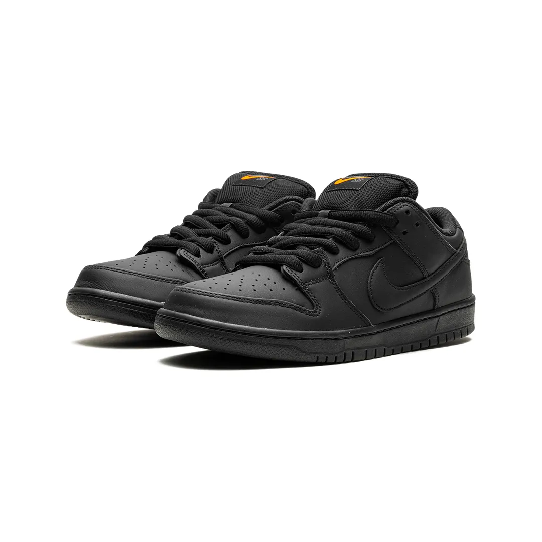 Nike SB SB Dunk "Triple Black" Craftsmanship