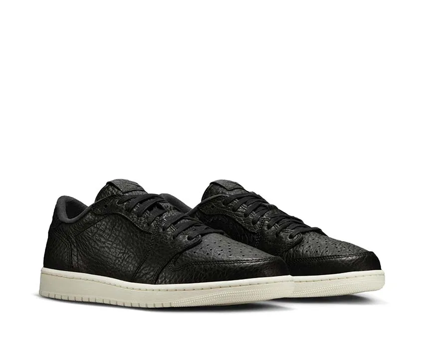Air Jordan 1 Retro Low "No Swoosh" Holiday Outfit Fashionable color scheme