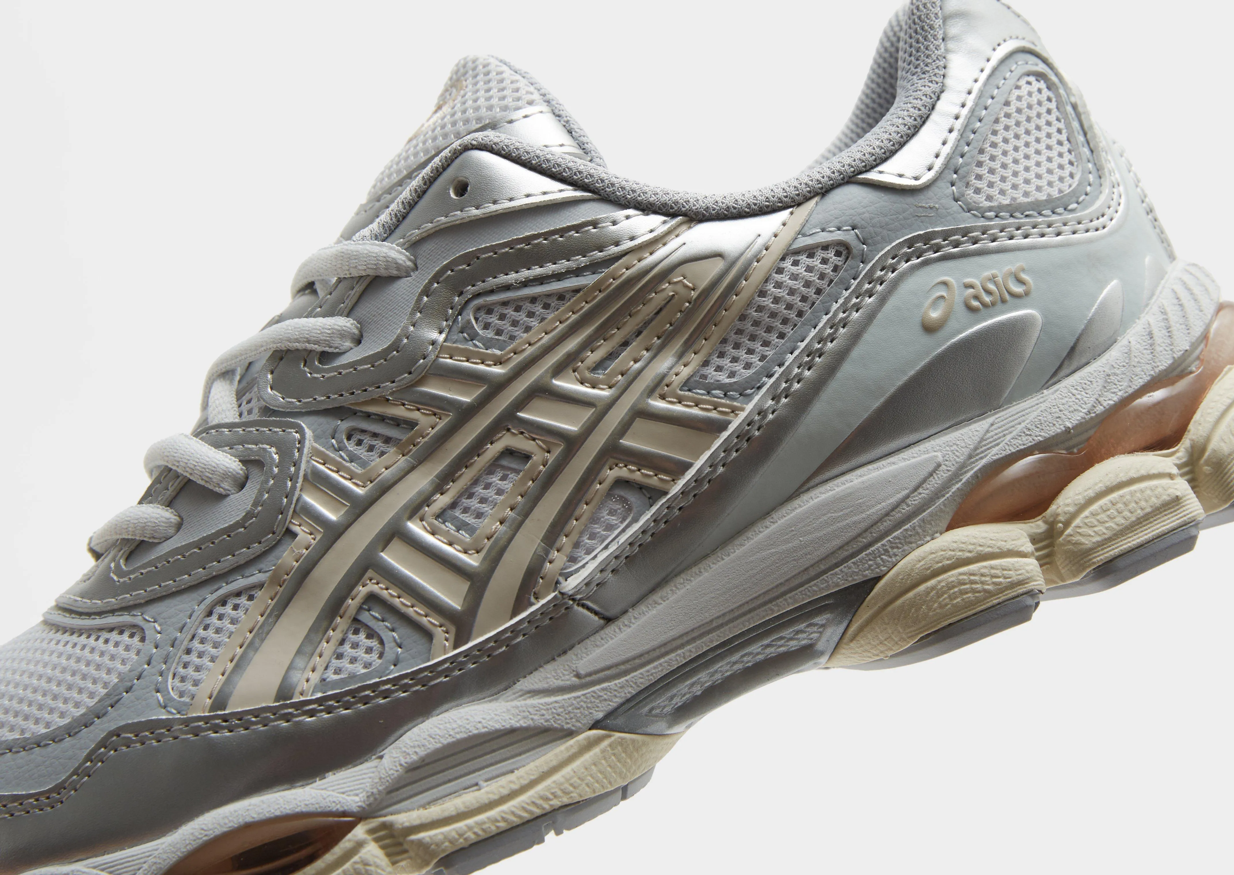 Weather Resistant Finish Supportive structure GEL-NYC Women's