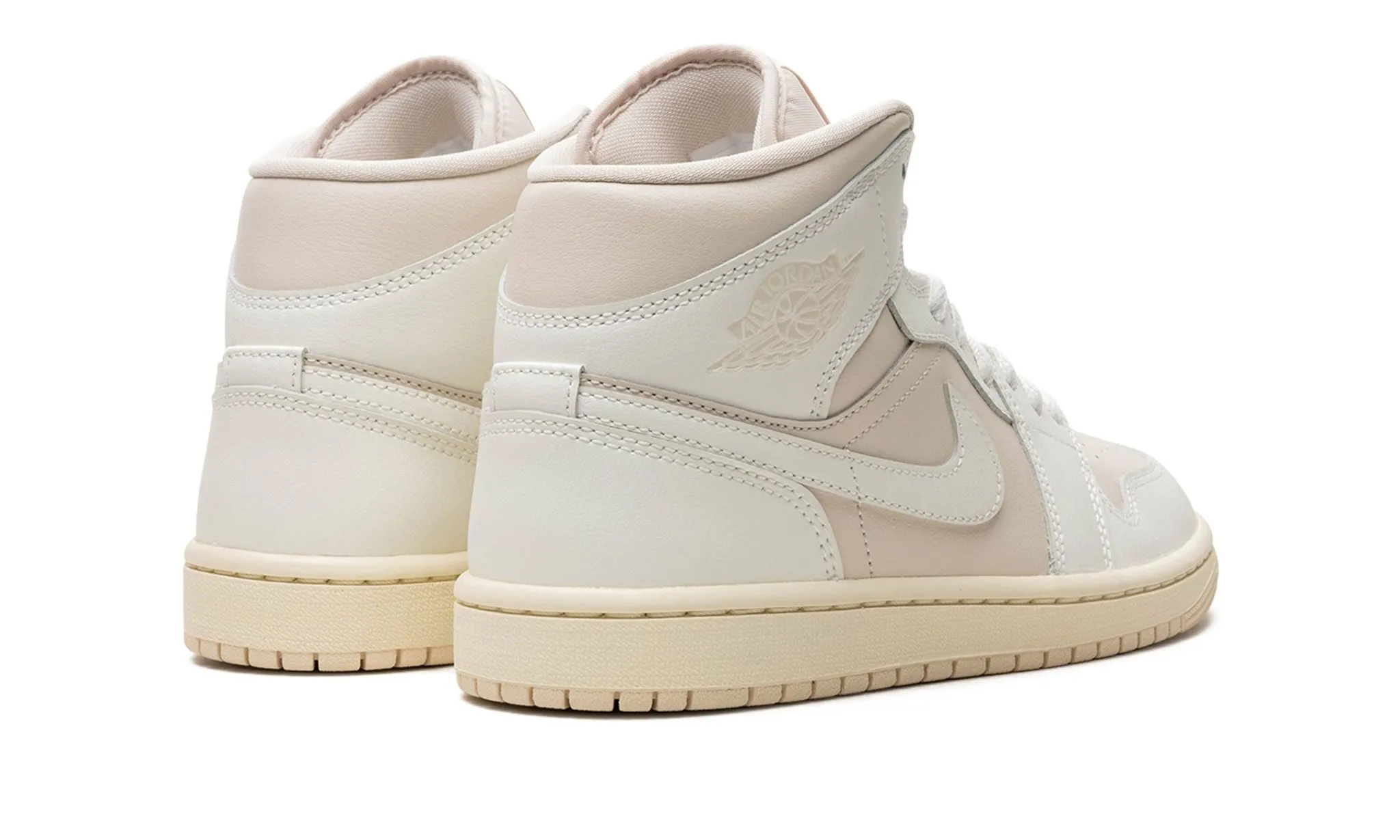 Wmns Air Jordan 1 Mid 'Legend Light Brown' Busy Streets Long Travel