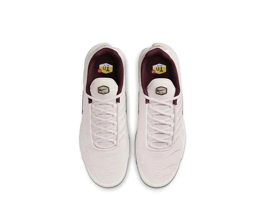 Stylish Appearance Nike Air Max Plus Premium "Phantom"