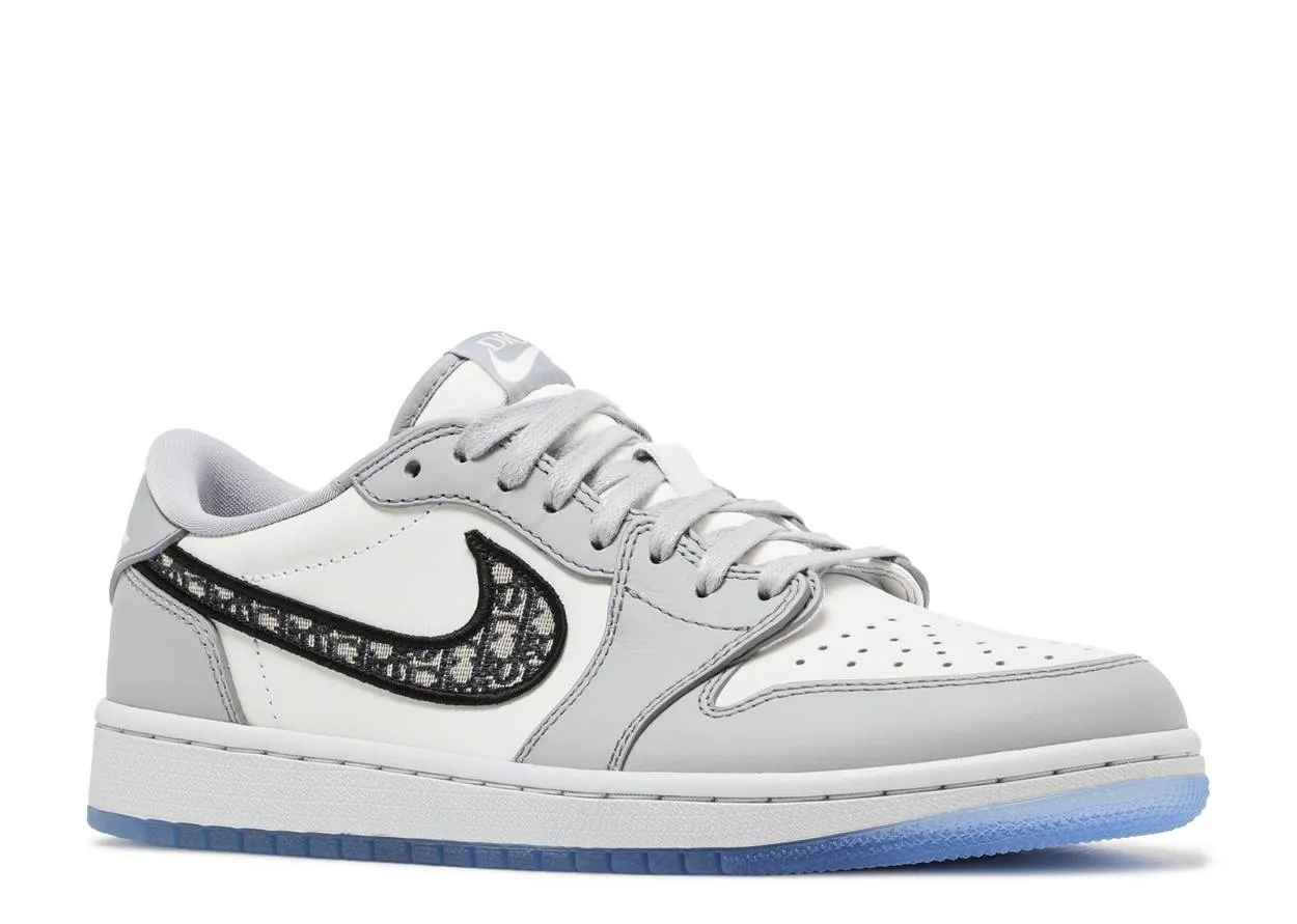 Foot Hug Air Jordan 1 Low Dior