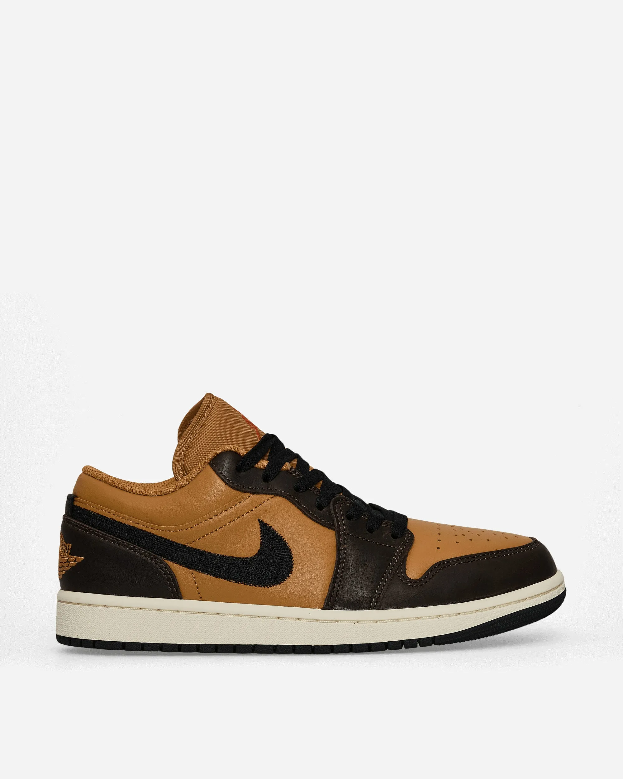 Air Jordan 1 Low Sneakers Flax / Baroque Brown Commute Light