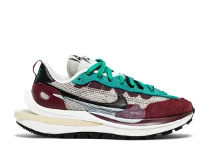 Nike Vaporwaffle Sacai Villain Red Neptune Green Water Edge Street Mood