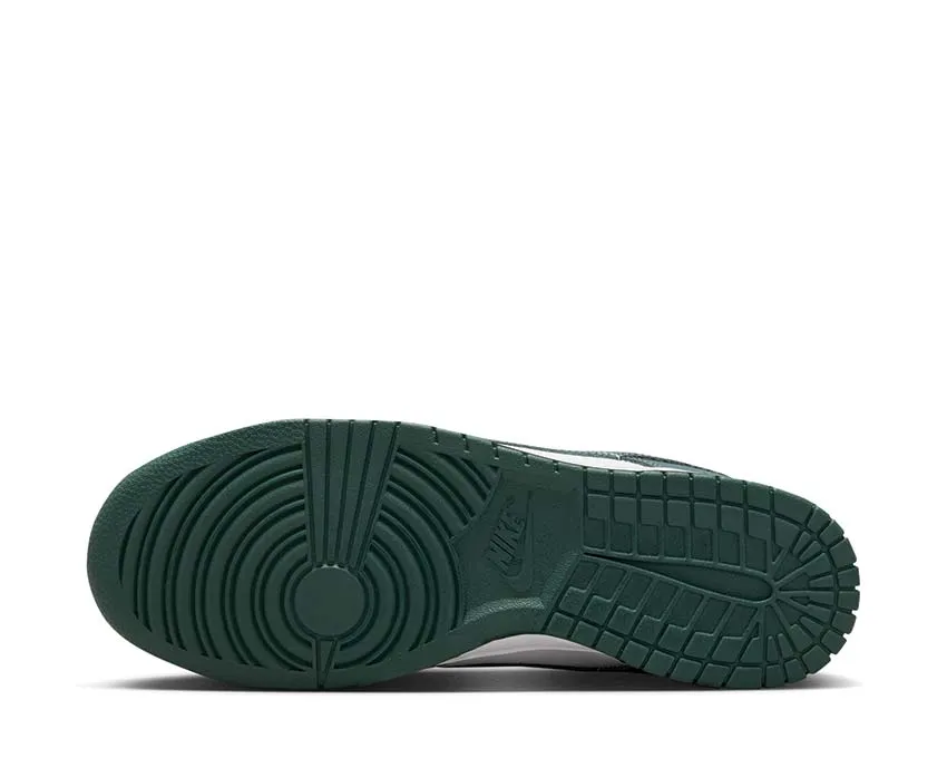 Road Fit Nike Dunk Low Retro "Vintage Green"