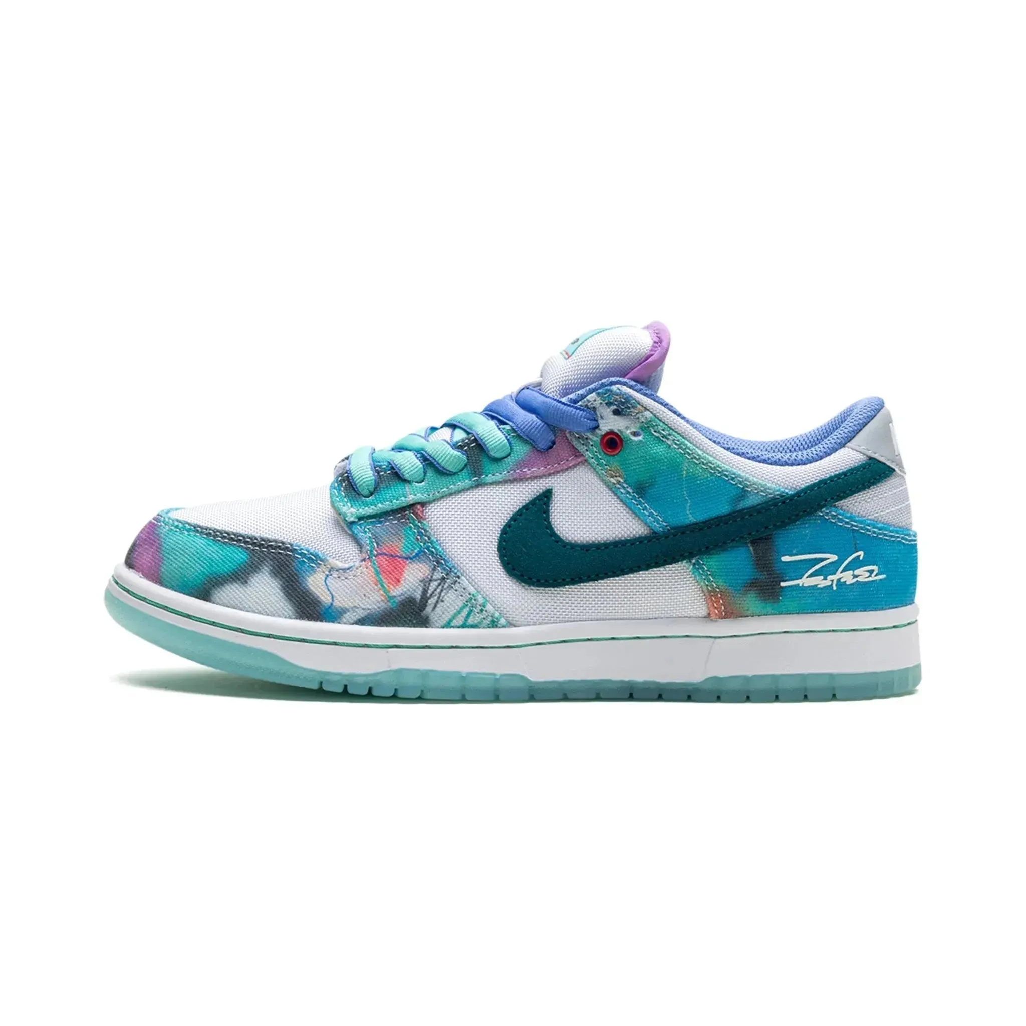 NIKE DUNK LOW SB "Futura Laboratories - Bleached Aqua" Deep Grip